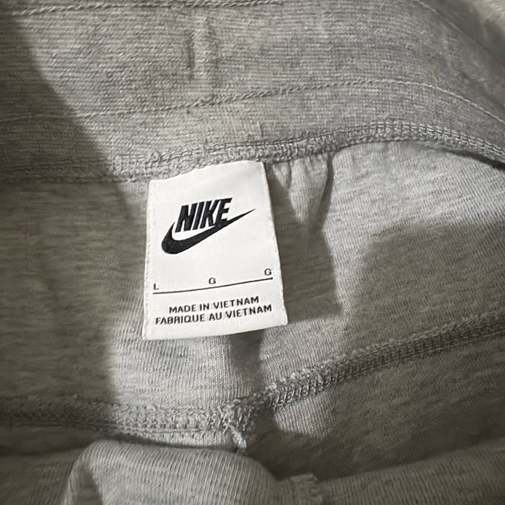 Youth Large Nike Tech Fleece light Gray Joggers with Black Accents - Picture 4 of 7